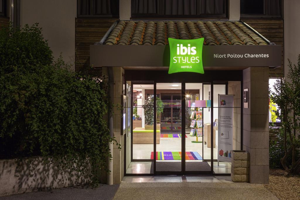 ホテル Ibis Styles Niort Poitou Charentes Vouille  エクステリア 写真