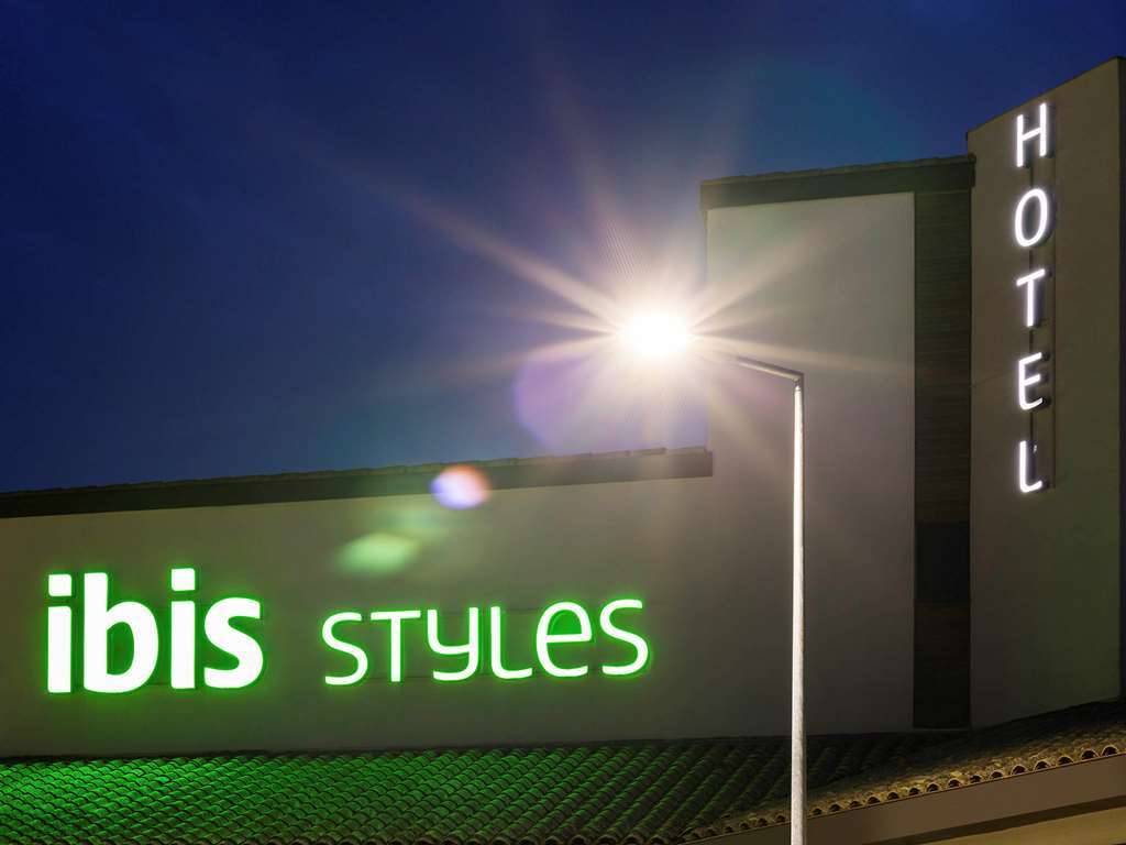 ホテル Ibis Styles Niort Poitou Charentes Vouille  エクステリア 写真