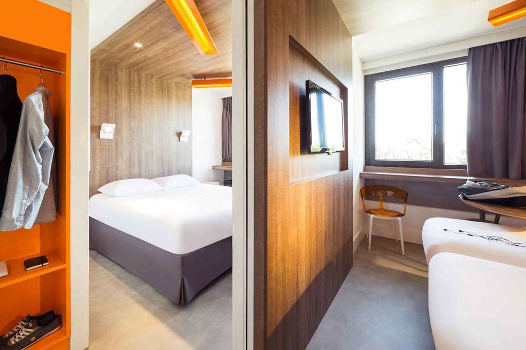 ホテル Ibis Styles Niort Poitou Charentes Vouille  部屋 写真