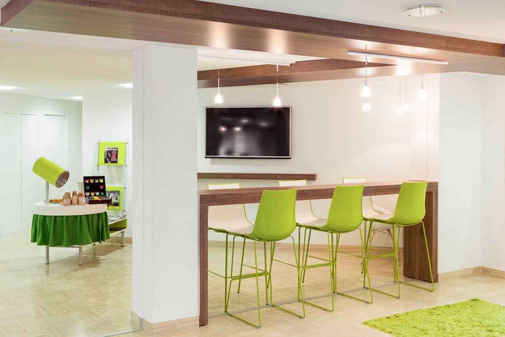 ホテル Ibis Styles Niort Poitou Charentes Vouille  レストラン 写真