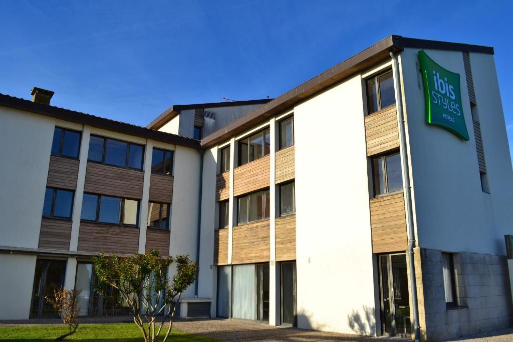 ホテル Ibis Styles Niort Poitou Charentes Vouille  エクステリア 写真