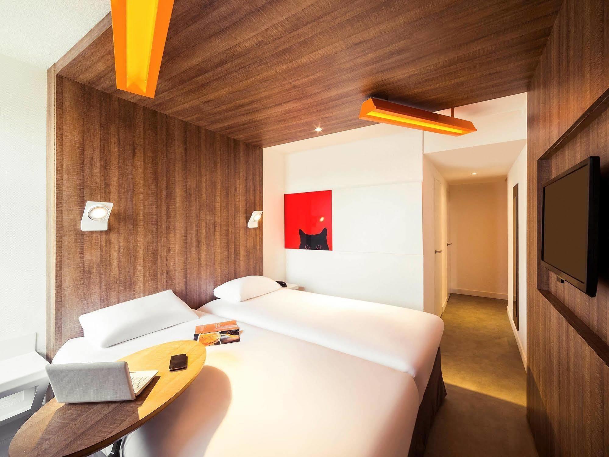 ホテル Ibis Styles Niort Poitou Charentes Vouille  エクステリア 写真