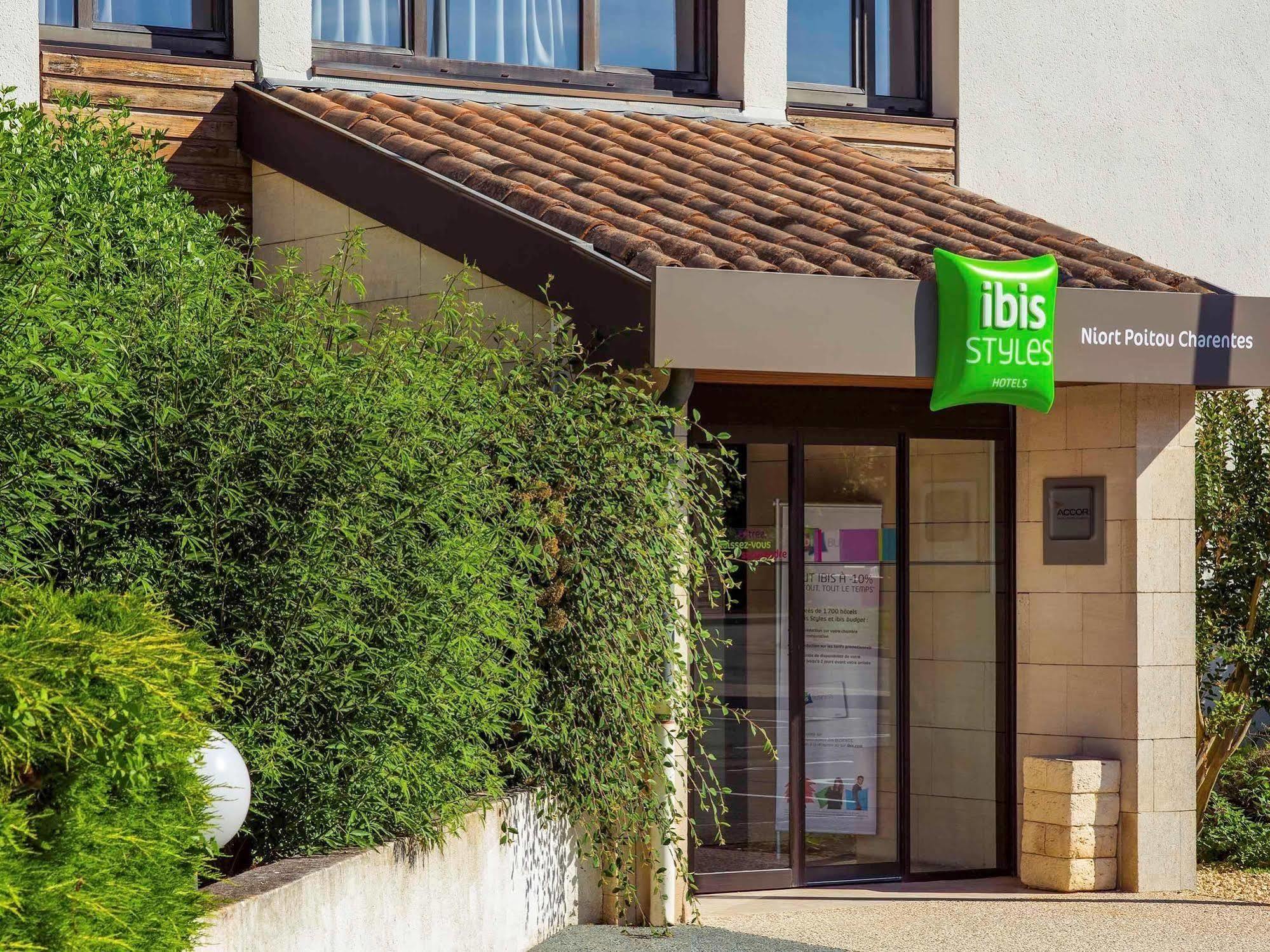 ホテル Ibis Styles Niort Poitou Charentes Vouille  エクステリア 写真