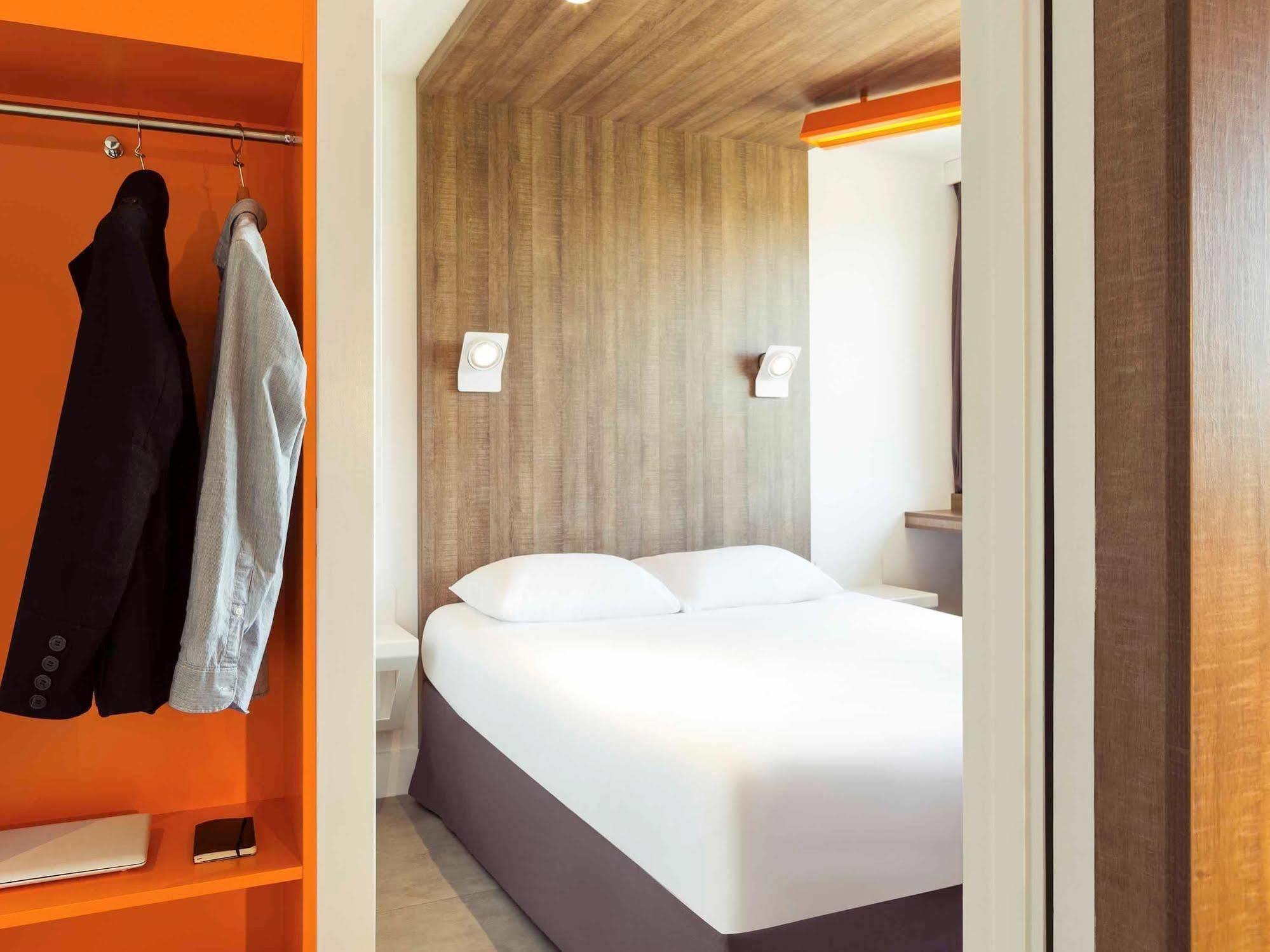 ホテル Ibis Styles Niort Poitou Charentes Vouille  エクステリア 写真