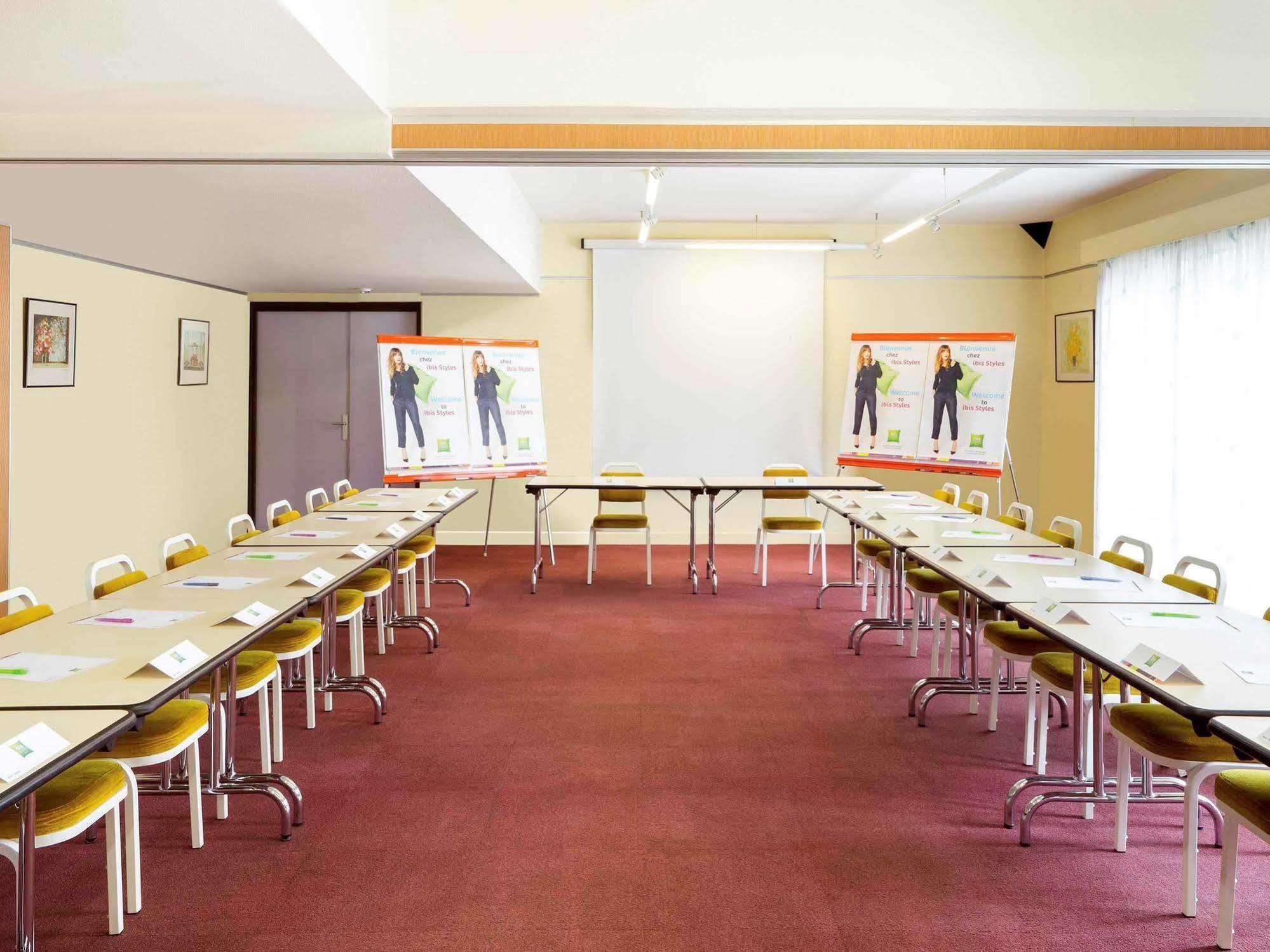 ホテル Ibis Styles Niort Poitou Charentes Vouille  エクステリア 写真